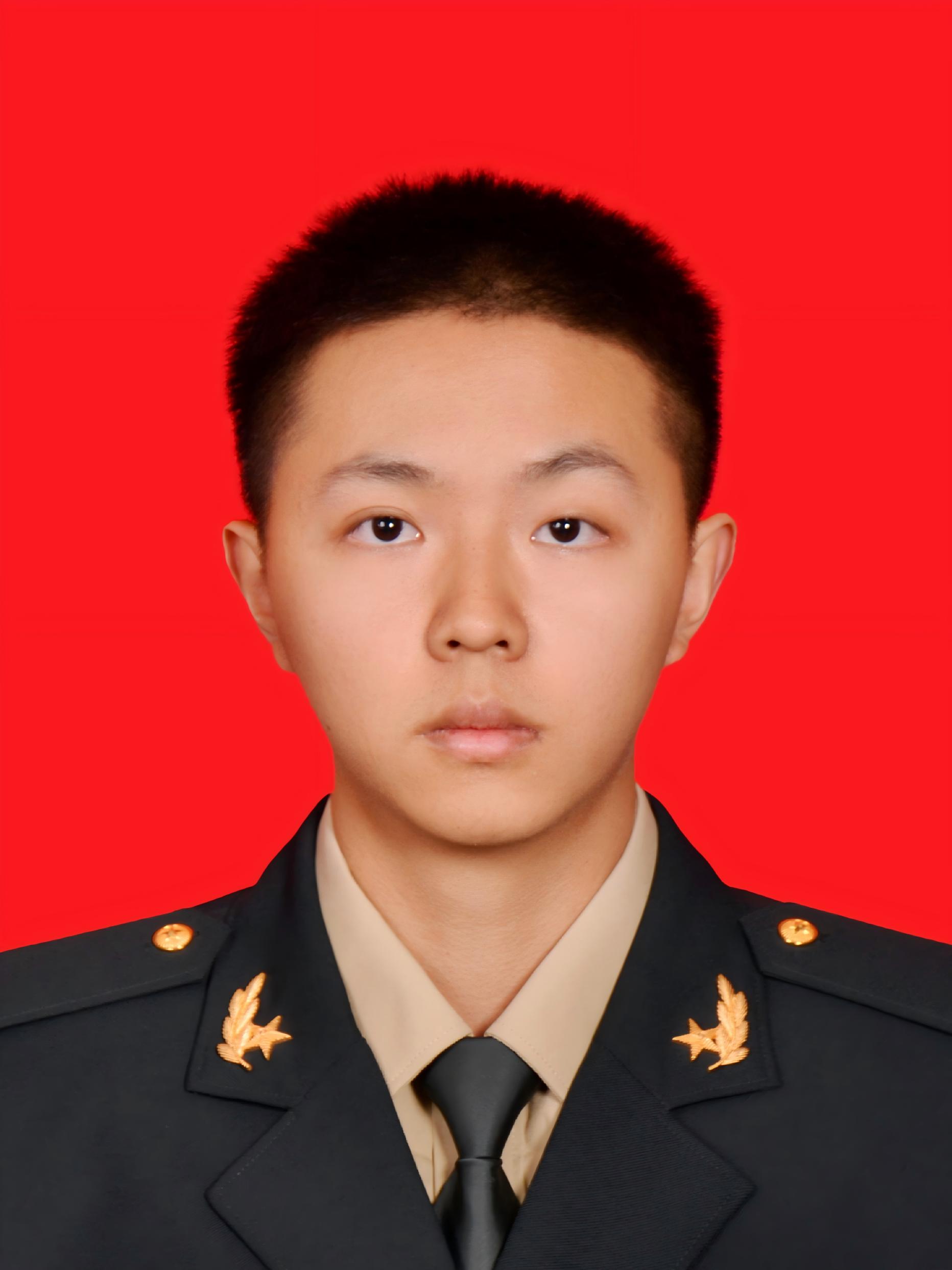 程田驰 红底.jpg